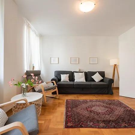 Apartment New Town Spacious *