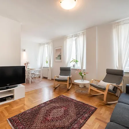 Daire New Town Spacious