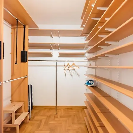 Apartment New Town Spacious