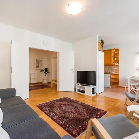 Appartement New Town Spacious *