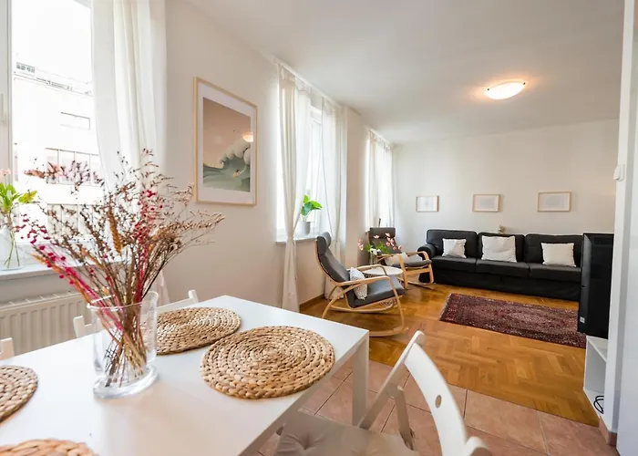 New Town Spacious Apartman